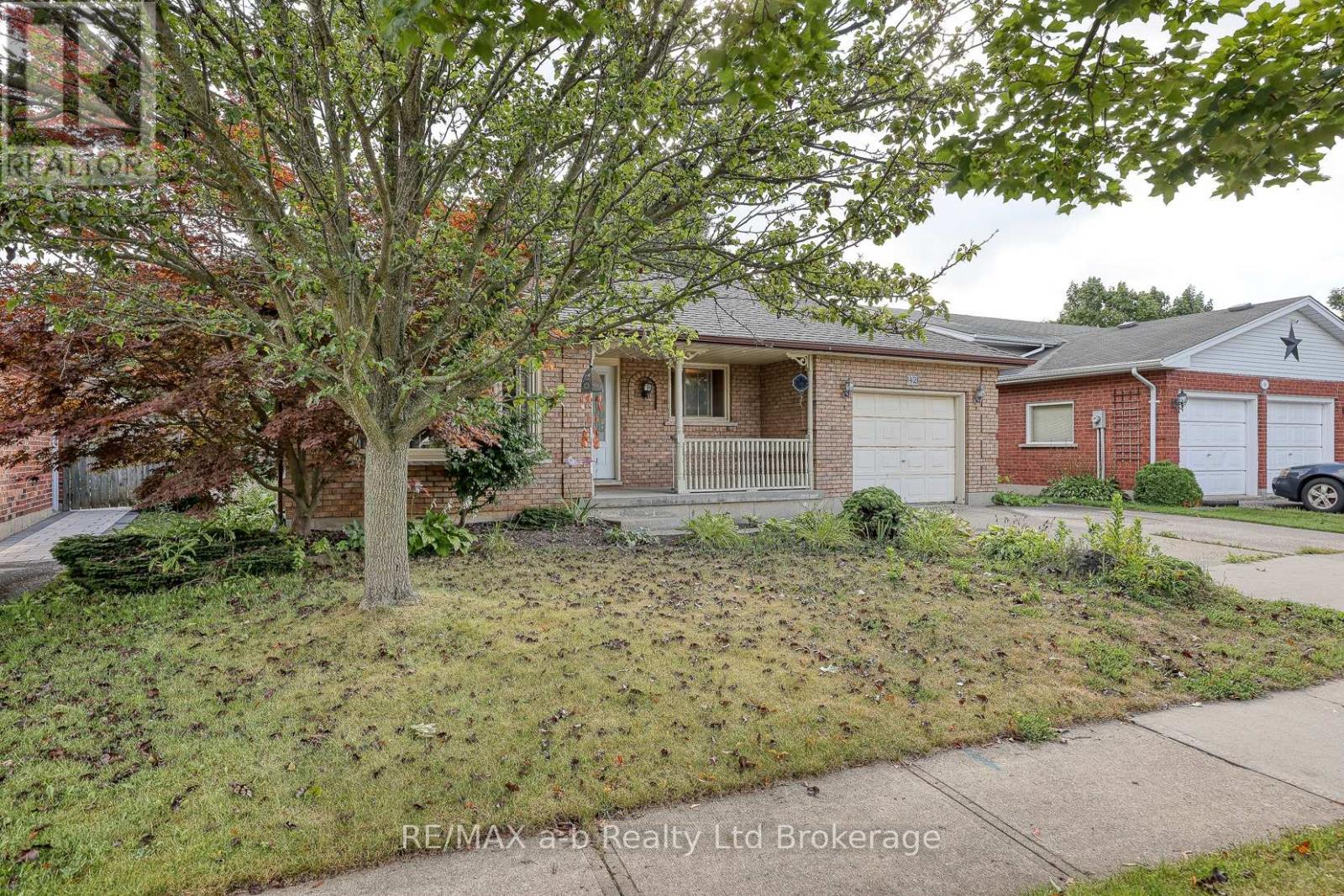 42 John Davies Drive, Woodstock, Ontario  N4T 1N3 - Photo 35 - X12373608