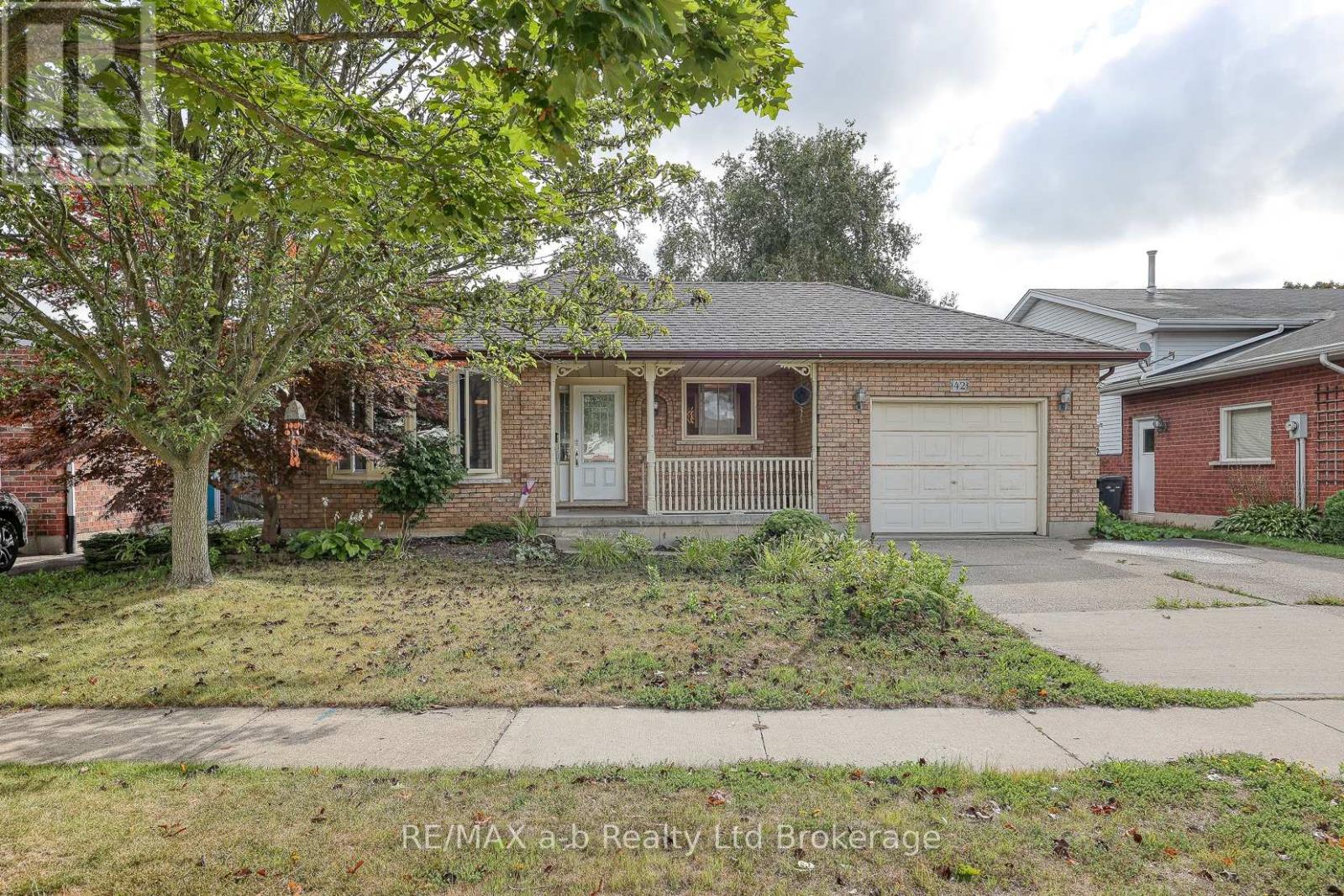 42 John Davies Drive, Woodstock, Ontario  N4T 1N3 - Photo 36 - X12373608