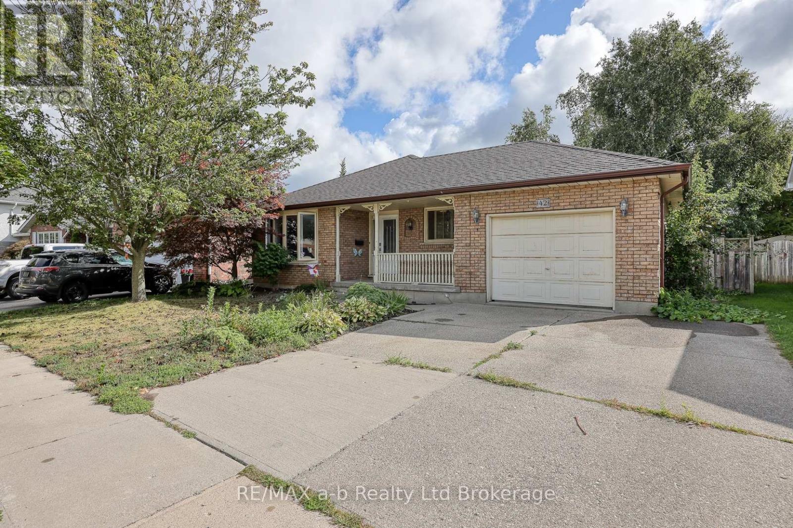 42 John Davies Drive, Woodstock, Ontario  N4T 1N3 - Photo 37 - X12373608