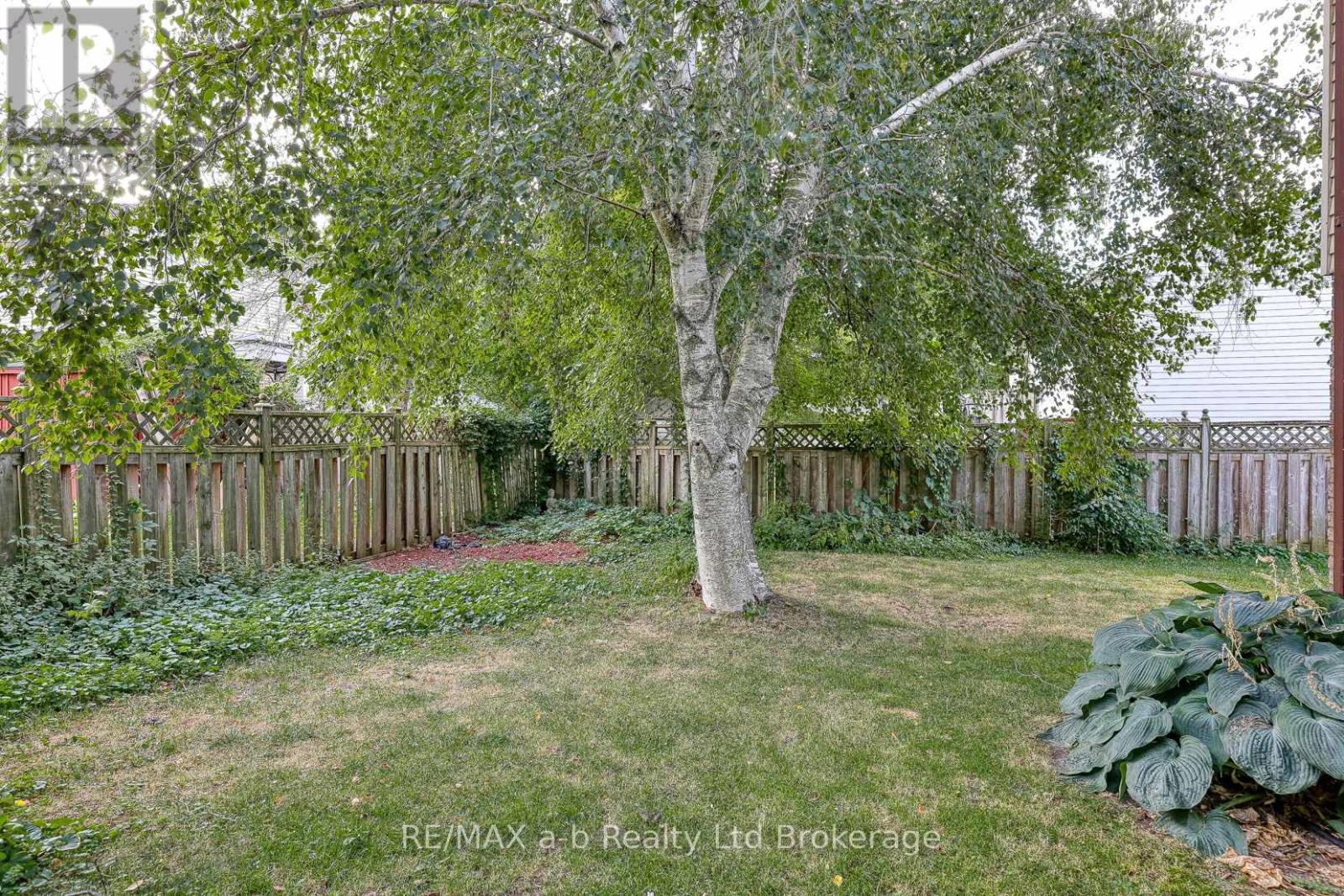 42 John Davies Drive, Woodstock, Ontario  N4T 1N3 - Photo 4 - X12373608