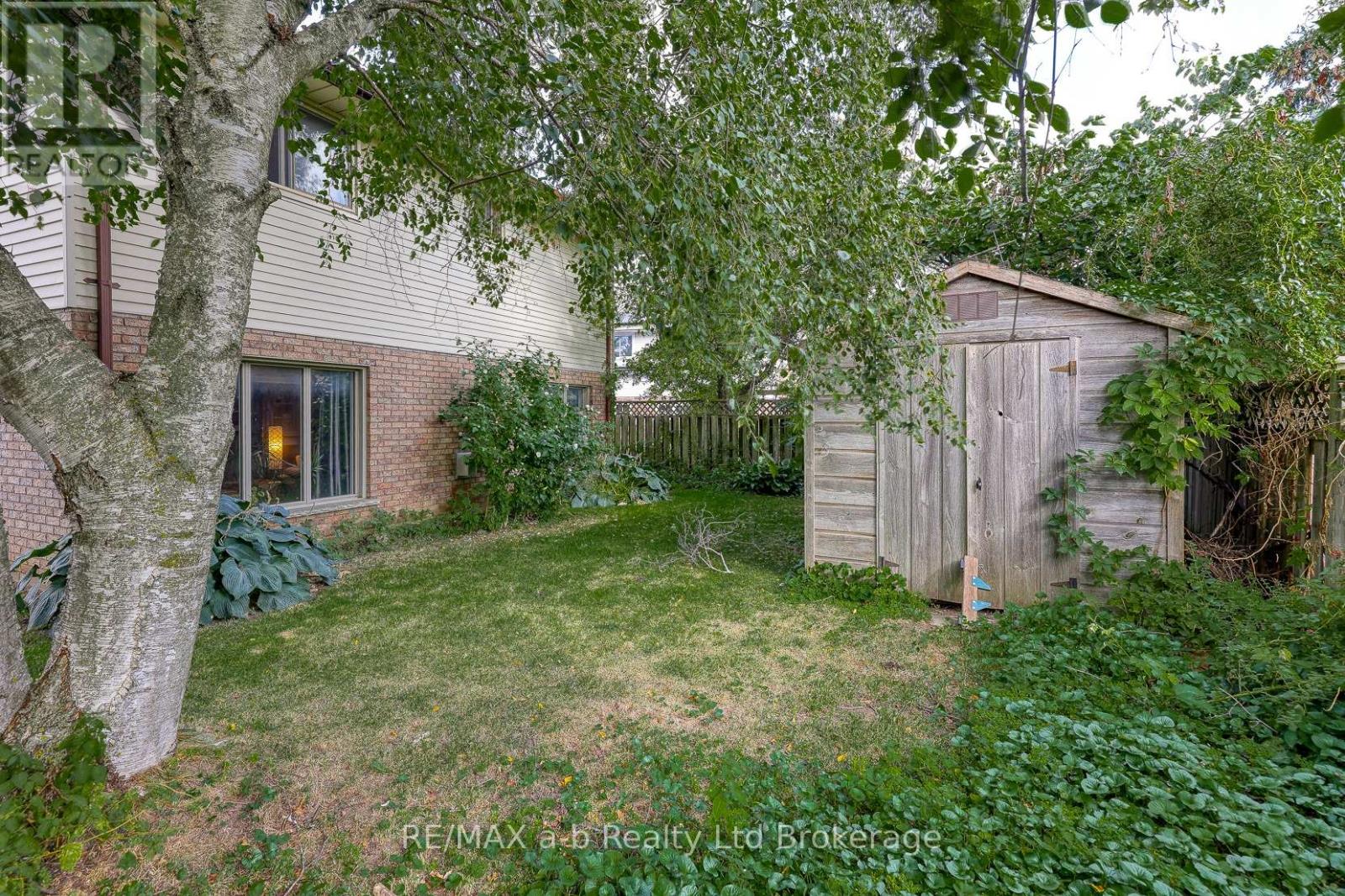 42 John Davies Drive, Woodstock, Ontario  N4T 1N3 - Photo 5 - X12373608