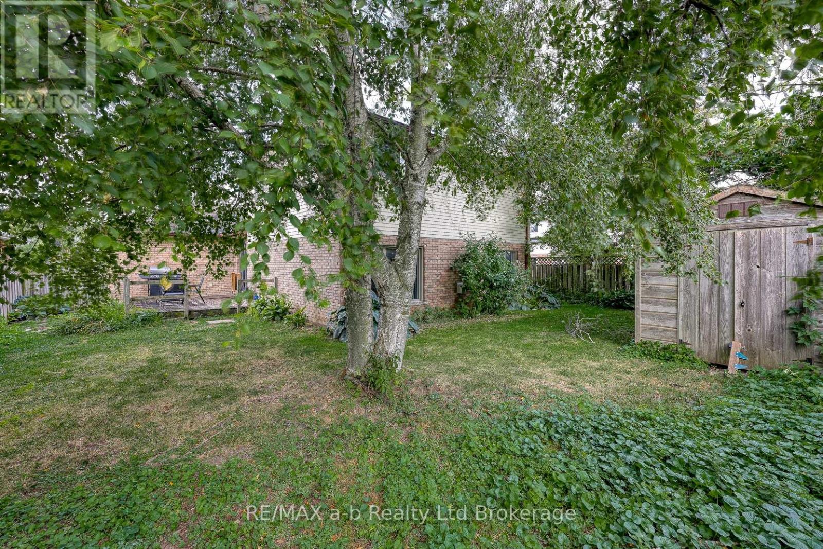 42 John Davies Drive, Woodstock, Ontario  N4T 1N3 - Photo 6 - X12373608