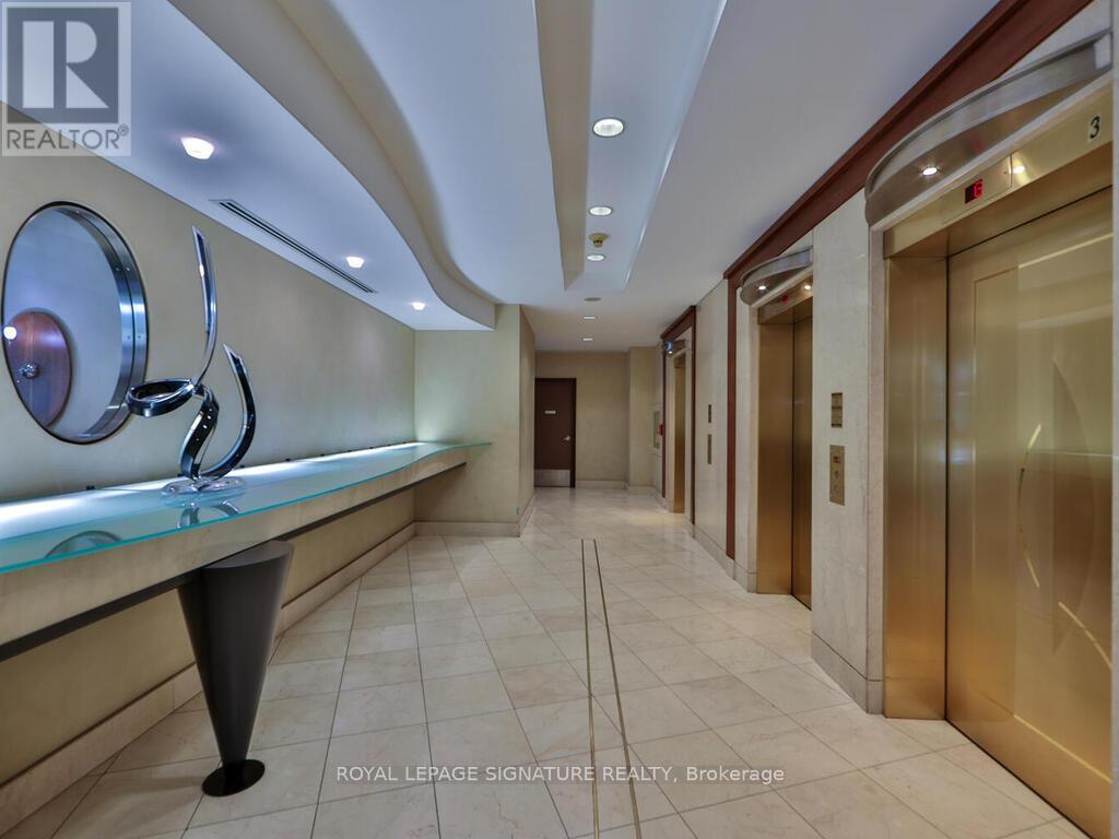 318 - 168 Simcoe Street, Toronto, Ontario  M5H 4C9 - Photo 3 - C12373484