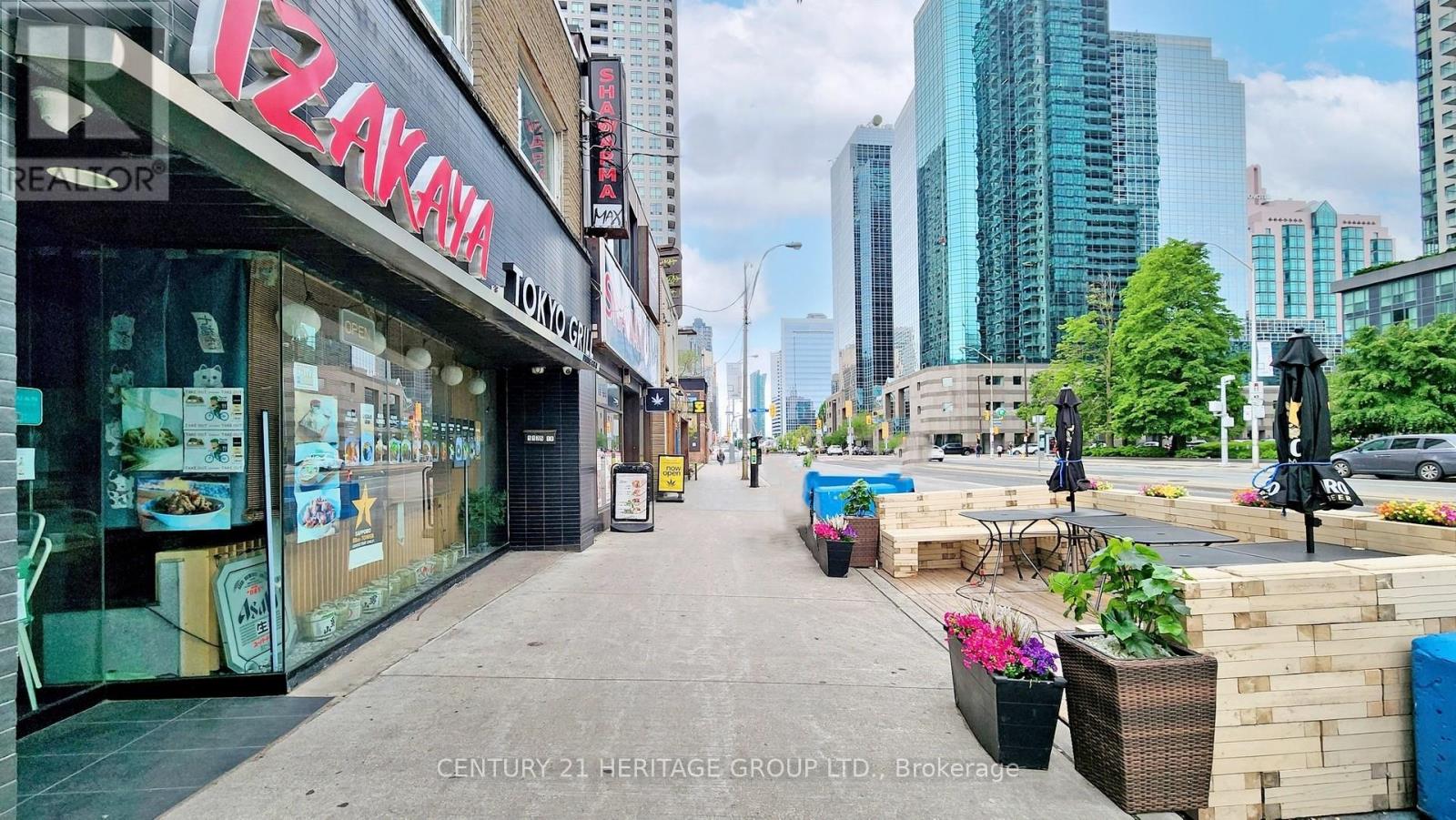 5171 Yonge Street, Toronto, Ontario  M2N 5P5 - Photo 3 - C12373526