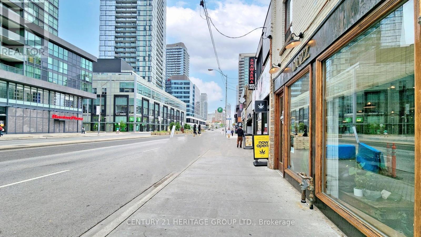 5171 Yonge Street, Toronto, Ontario  M2N 5P5 - Photo 4 - C12373526