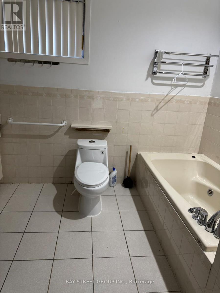 44 Hawksbury Drive, Toronto, Ontario  M2K 1M5 - Photo 7 - C12373527