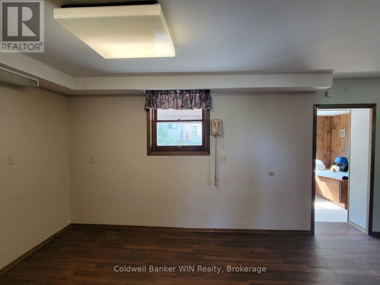 120 King Street E, Wellington North, Ontario  N0G 2L2 - Photo 16 - X12373603