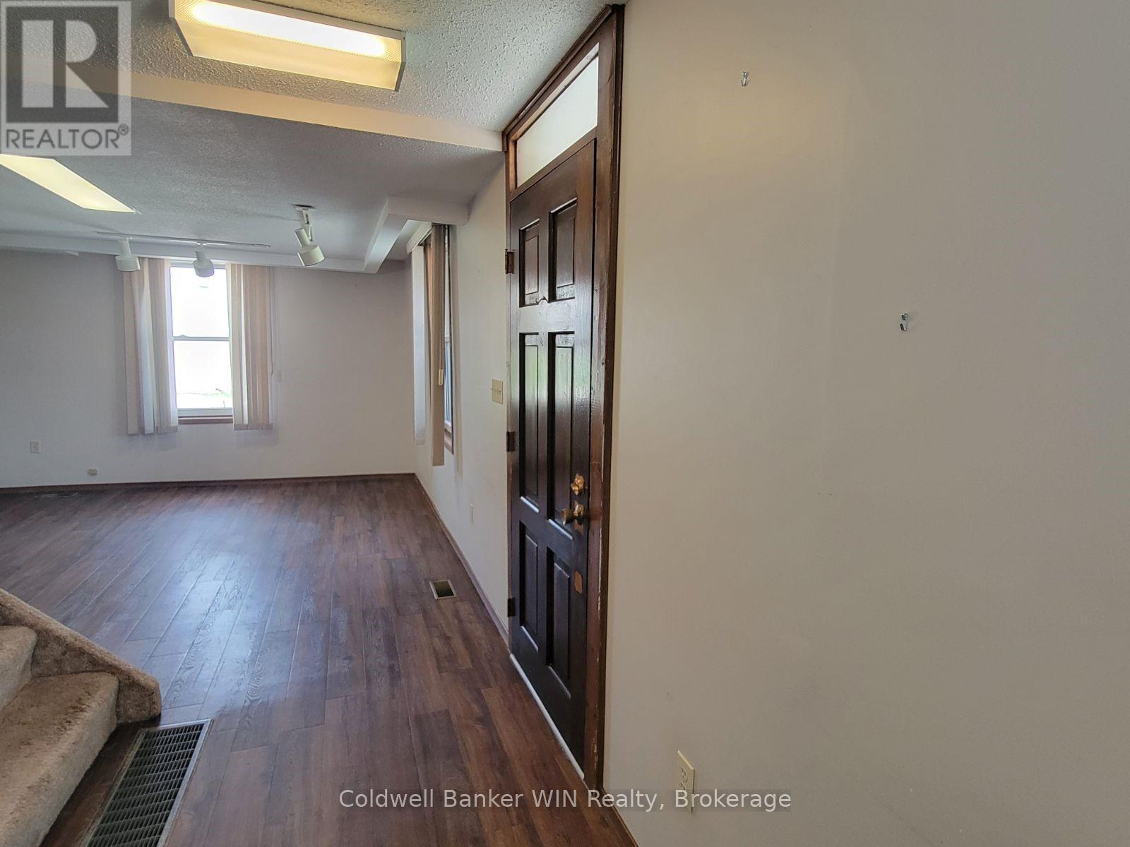 120 King Street E, Wellington North, Ontario  N0G 2L2 - Photo 17 - X12373603