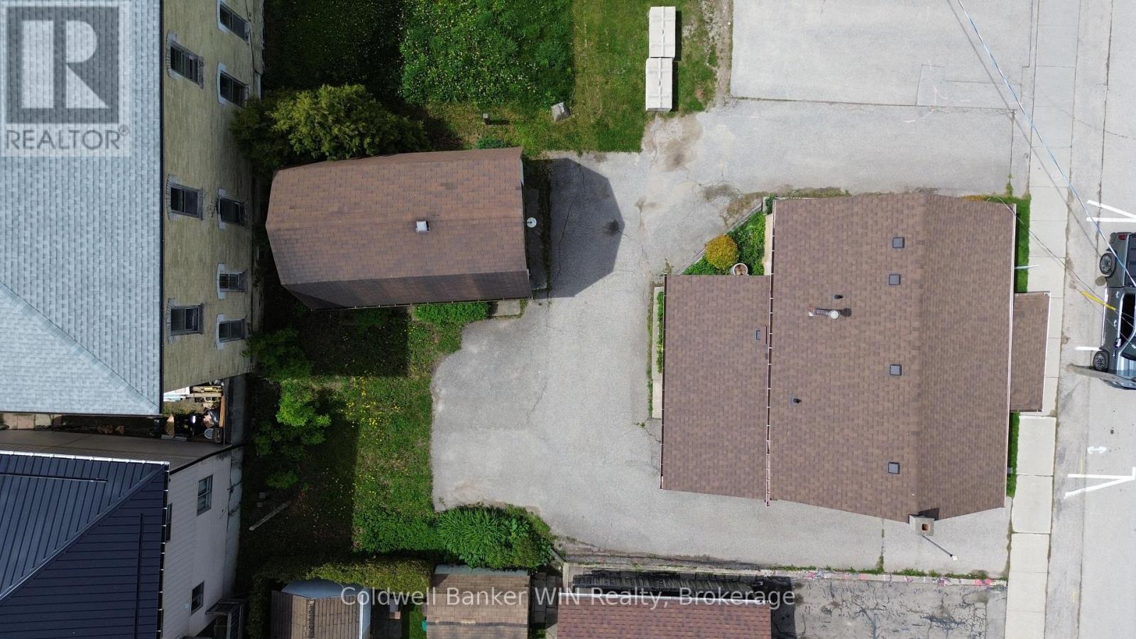 120 King Street E, Wellington North, Ontario  N0G 2L2 - Photo 4 - X12373603