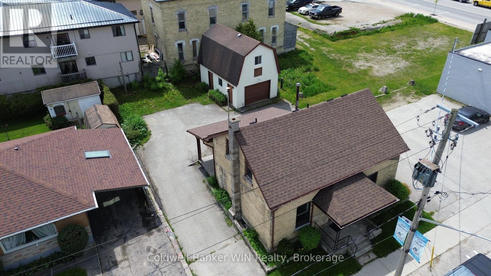 120 King Street E, Wellington North, Ontario  N0G 2L2 - Photo 6 - X12373603