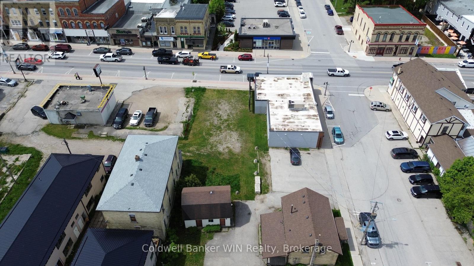 120 King Street E, Wellington North, Ontario  N0G 2L2 - Photo 7 - X12373603