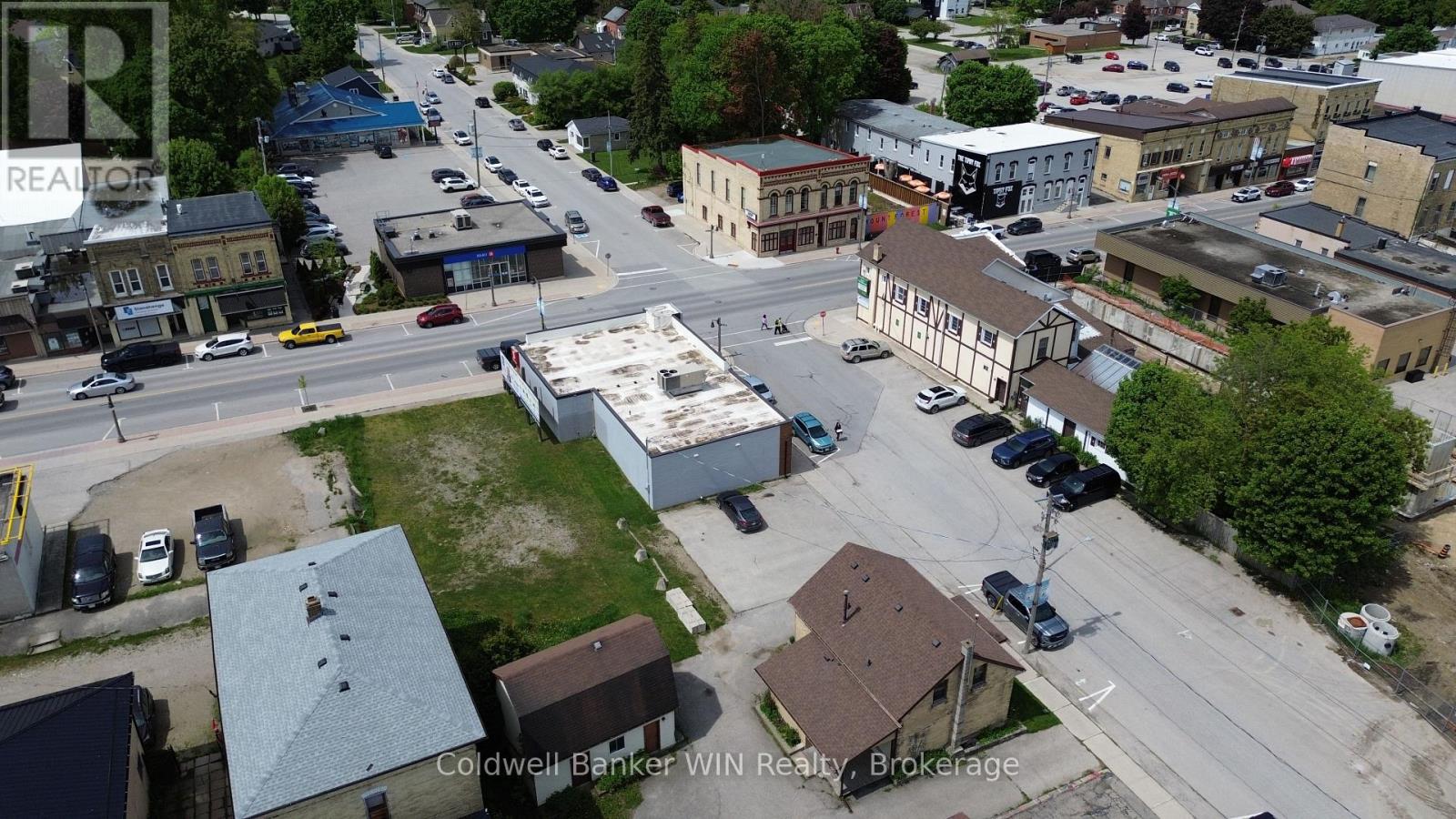 120 King Street E, Wellington North, Ontario  N0G 2L2 - Photo 8 - X12373603