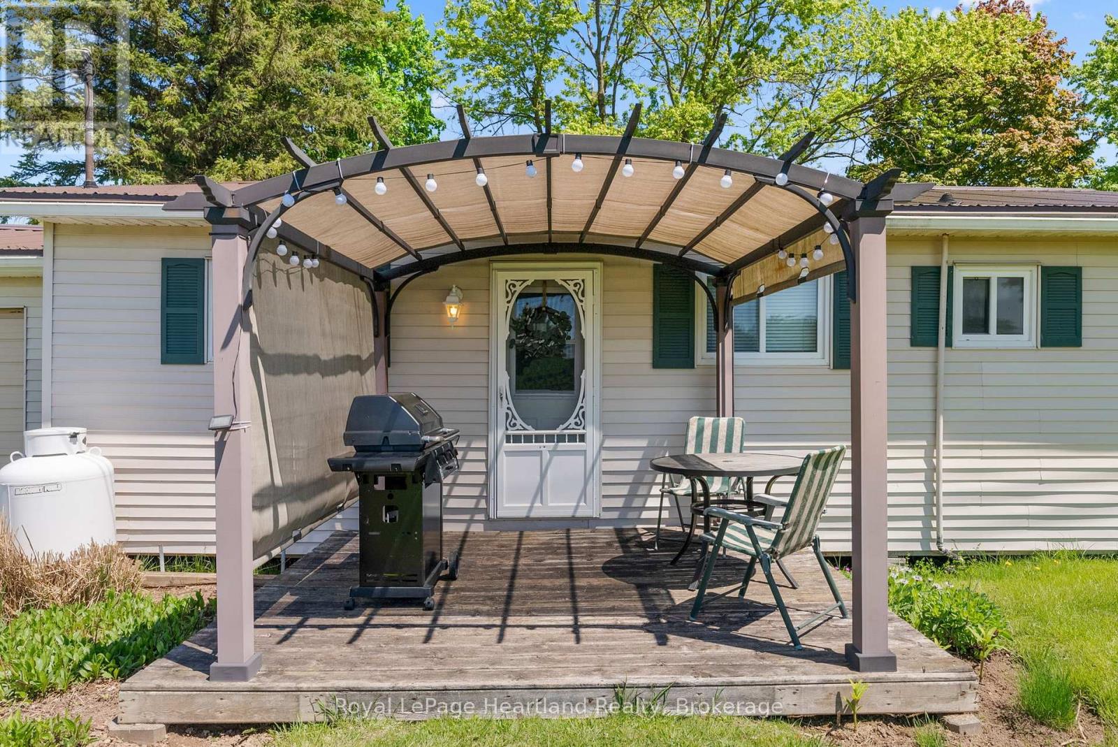48 Poechman Lane, Brockton, Ontario  N0G 2V0 - Photo 9 - X12373614