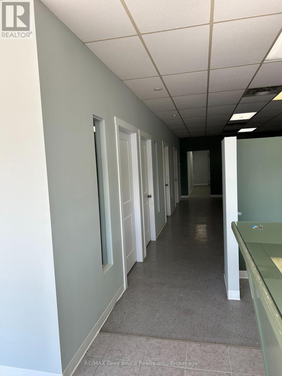 4 - 797 9th Avenue E, Owen Sound, Ontario  N4K 3E6 - Photo 5 - X12373675
