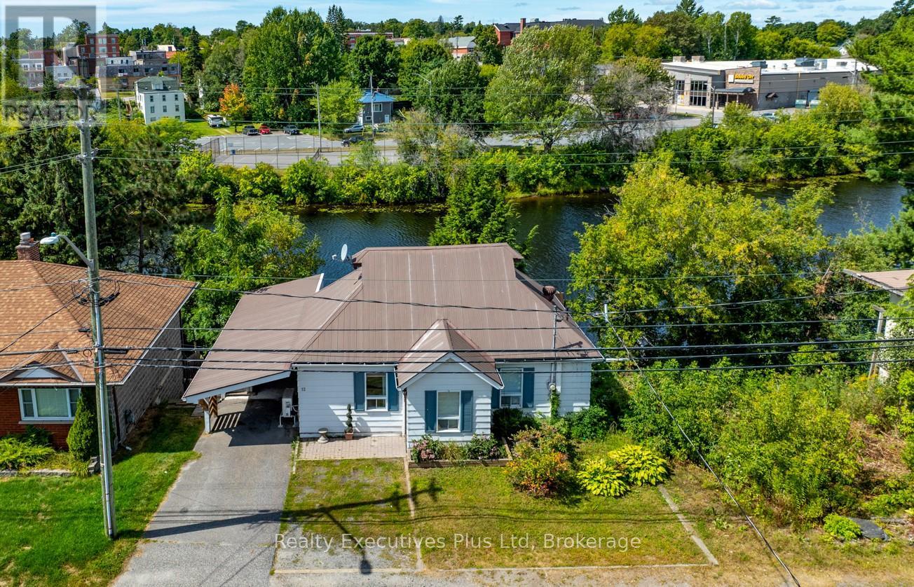 12 RIVER STREET, Parry Sound, Ontario