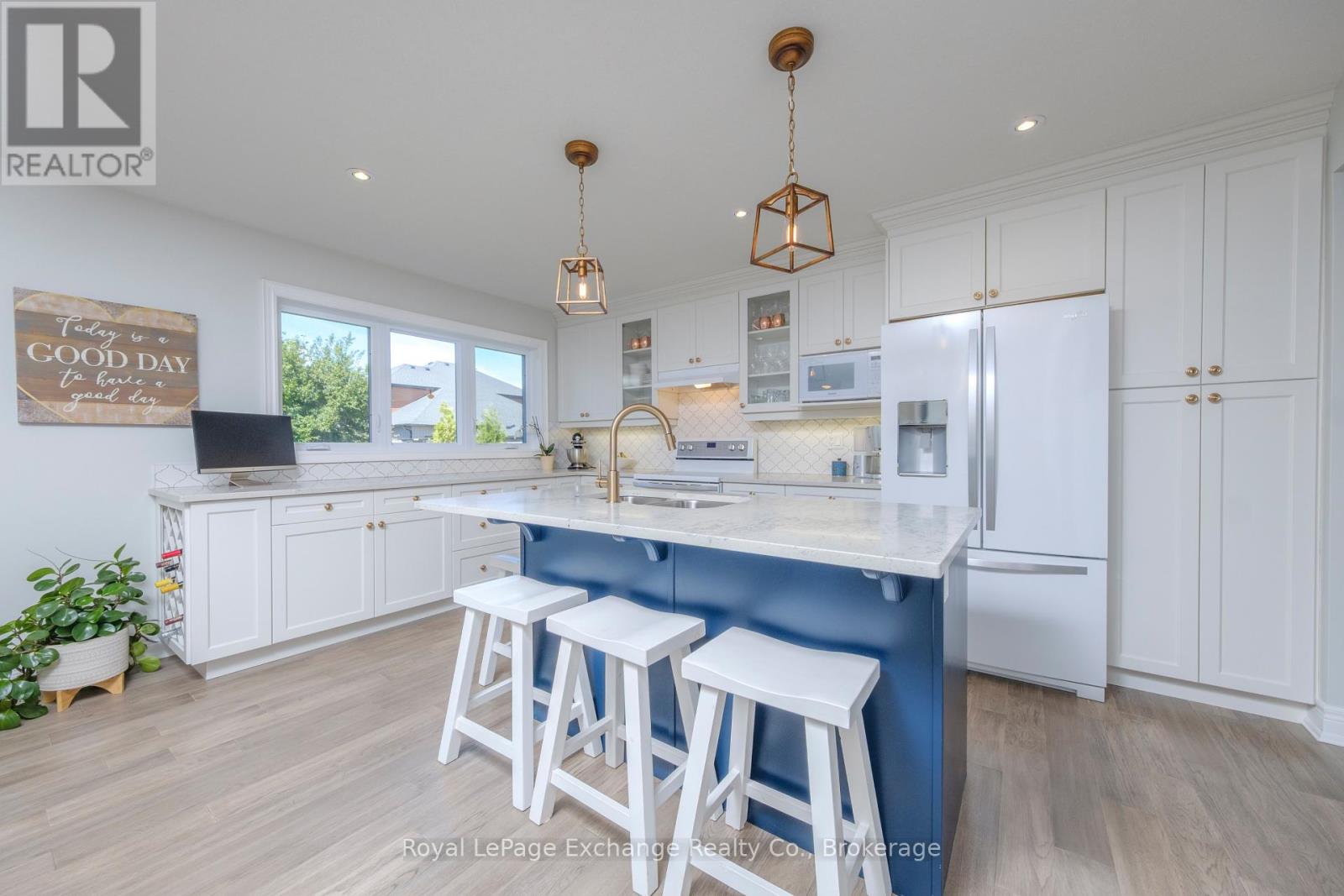 218 Wieck Boulevard, Kincardine, Ontario  N2Z 0A9 - Photo 12 - X12373694
