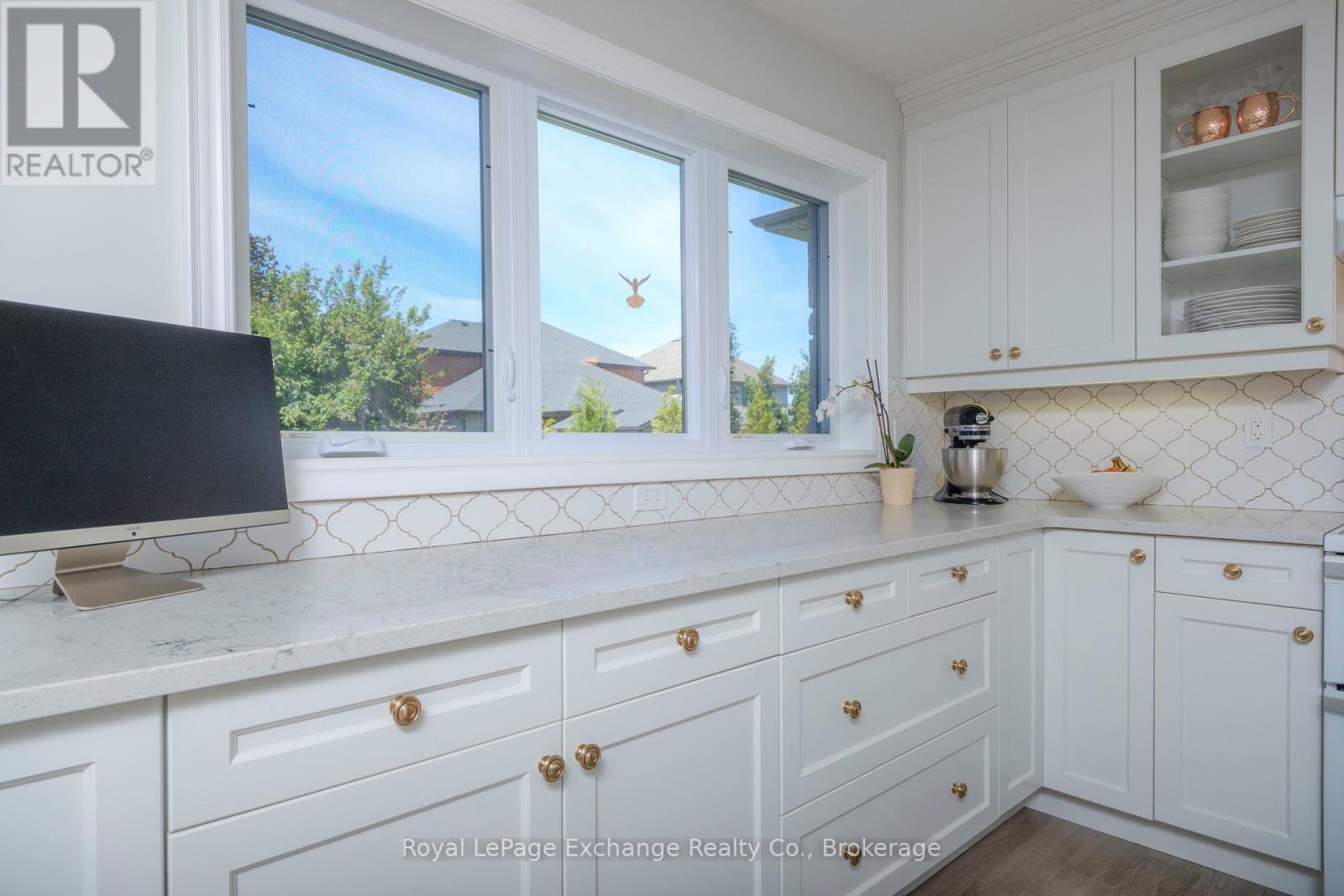 218 Wieck Boulevard, Kincardine, Ontario  N2Z 0A9 - Photo 14 - X12373694