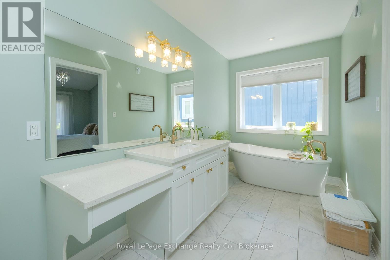218 Wieck Boulevard, Kincardine, Ontario  N2Z 0A9 - Photo 25 - X12373694