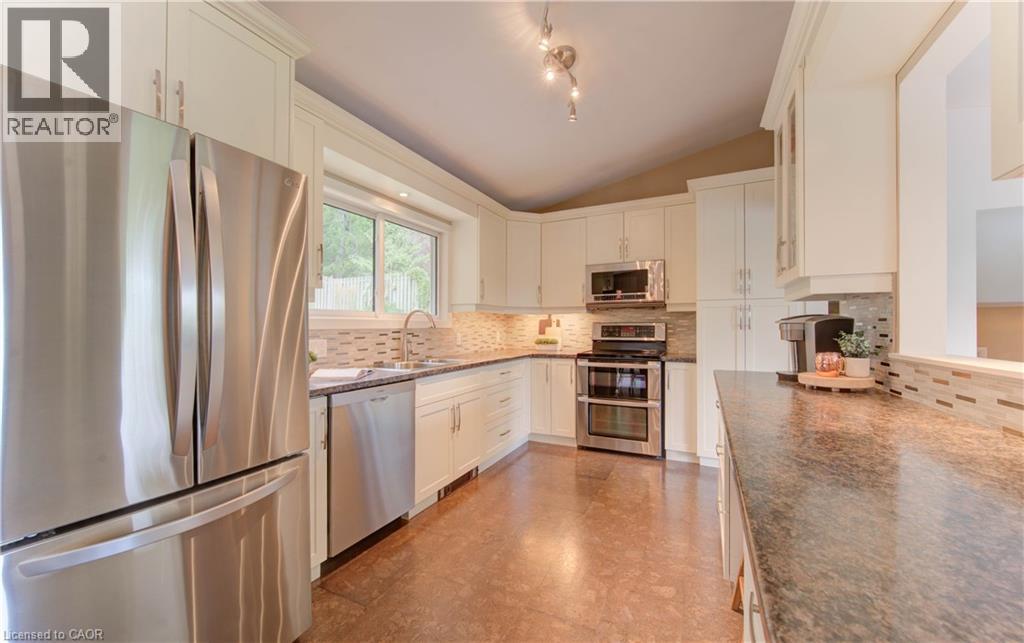 440 Manchester Road, Kitchener, Ontario  N2B 1A5 - Photo 8 - 40763600