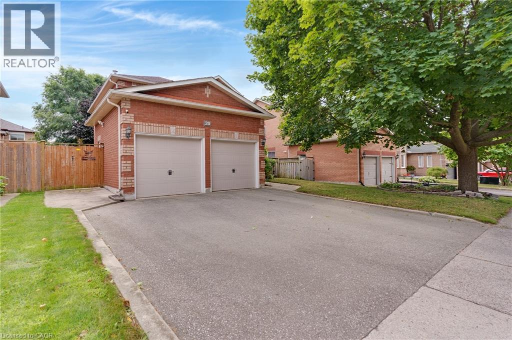 Property at 20 ANGLEROCK Drive image 3