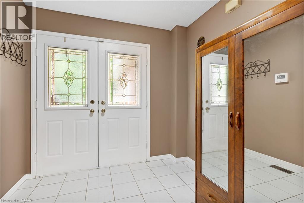 Property at 20 ANGLEROCK Drive image 5