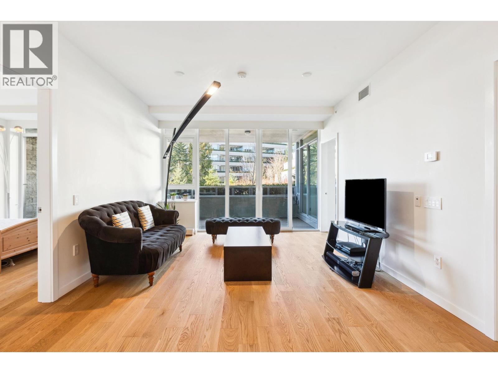 204 788 Arthur Erickson Place, West Vancouver, British Columbia  V7T 0B6 - Photo 1 - R3041860