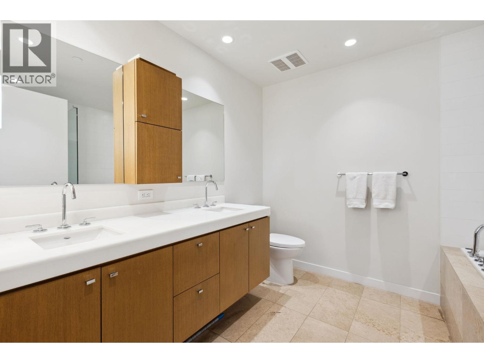 204 788 Arthur Erickson Place, West Vancouver, British Columbia  V7T 0B6 - Photo 10 - R3041860