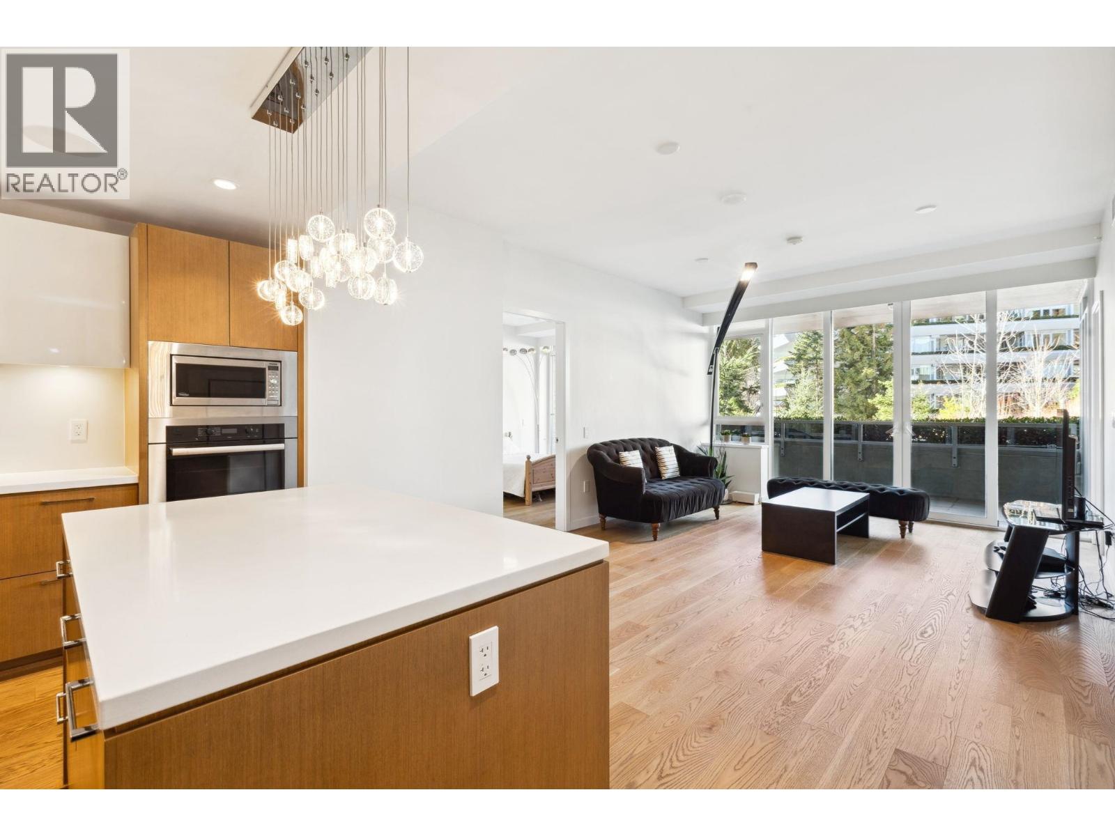204 788 Arthur Erickson Place, West Vancouver, British Columbia  V7T 0B6 - Photo 5 - R3041860