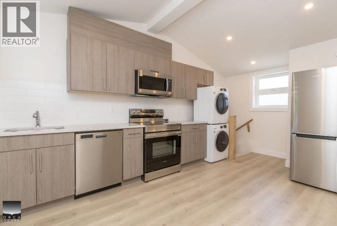 7662 French Street Street, North Vancouver, British Columbia  V6P 4V6 - Photo 2 - R3041853