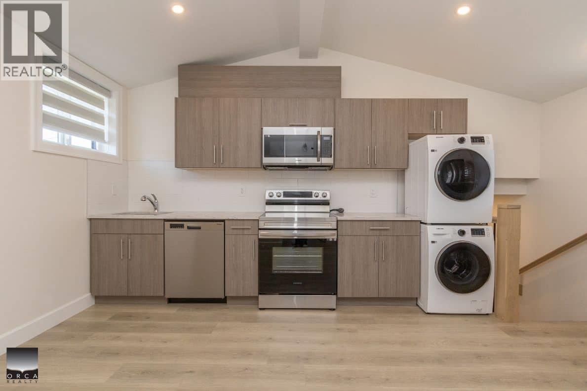 7662 French Street Street, North Vancouver, British Columbia  V6P 4V6 - Photo 3 - R3041853