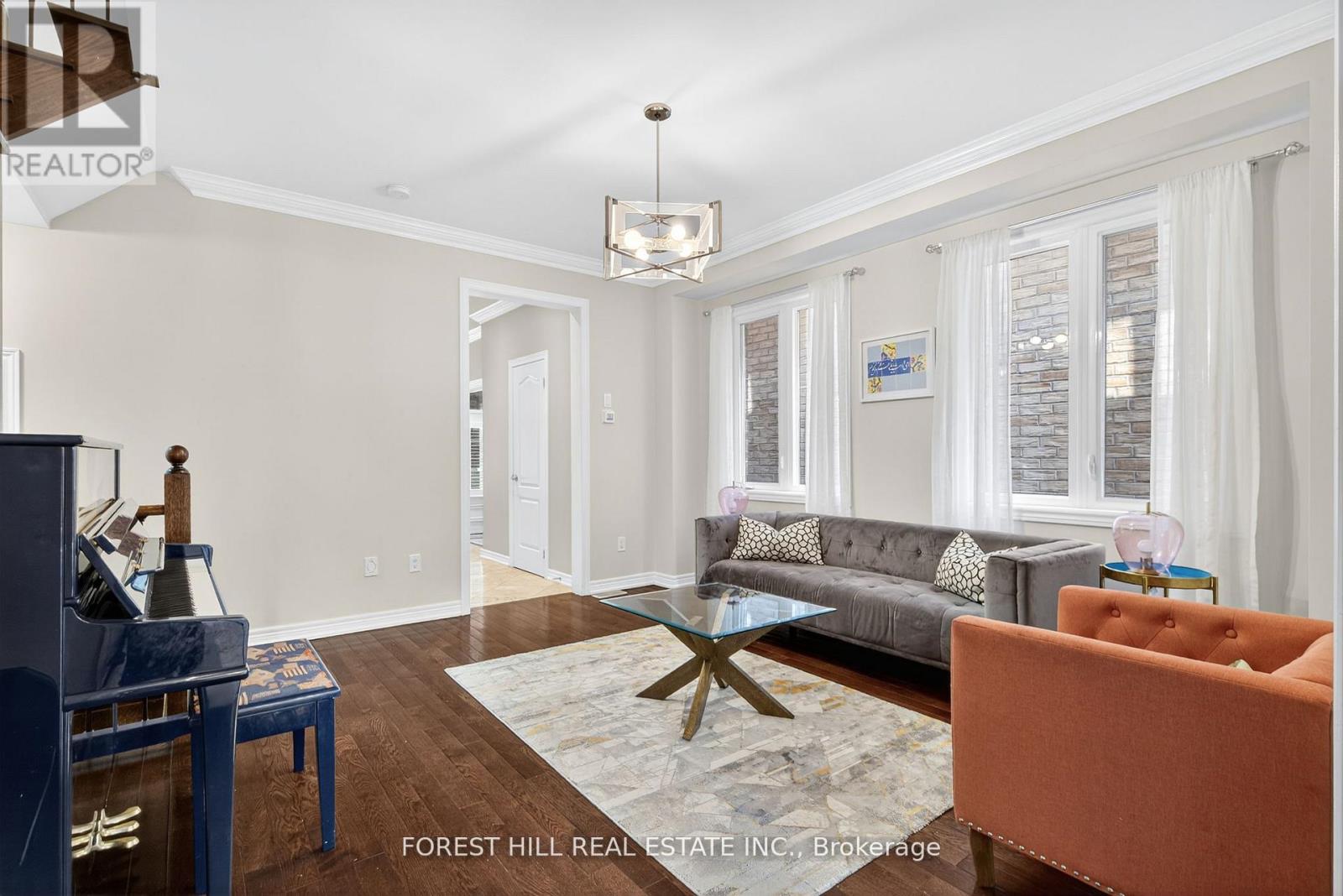 9 Robert Green Crescent, Vaughan (Patterson), Ontario  L6A 0V6 - Photo 5 - N12373452