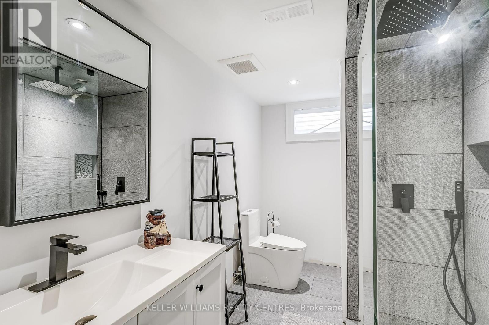 82 Burton Grove, King, Ontario  L7B 1C6 - Photo 40 - N12373505