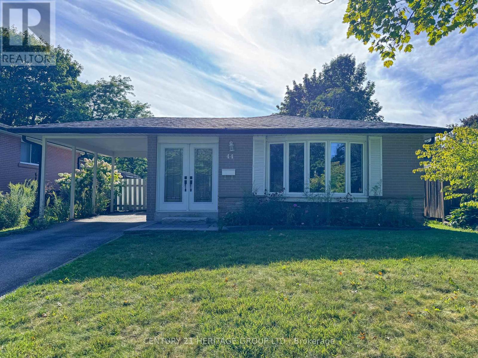 44 Devins Drive, Aurora, Ontario  L4G 2Z1 - Photo 1 - N12373553