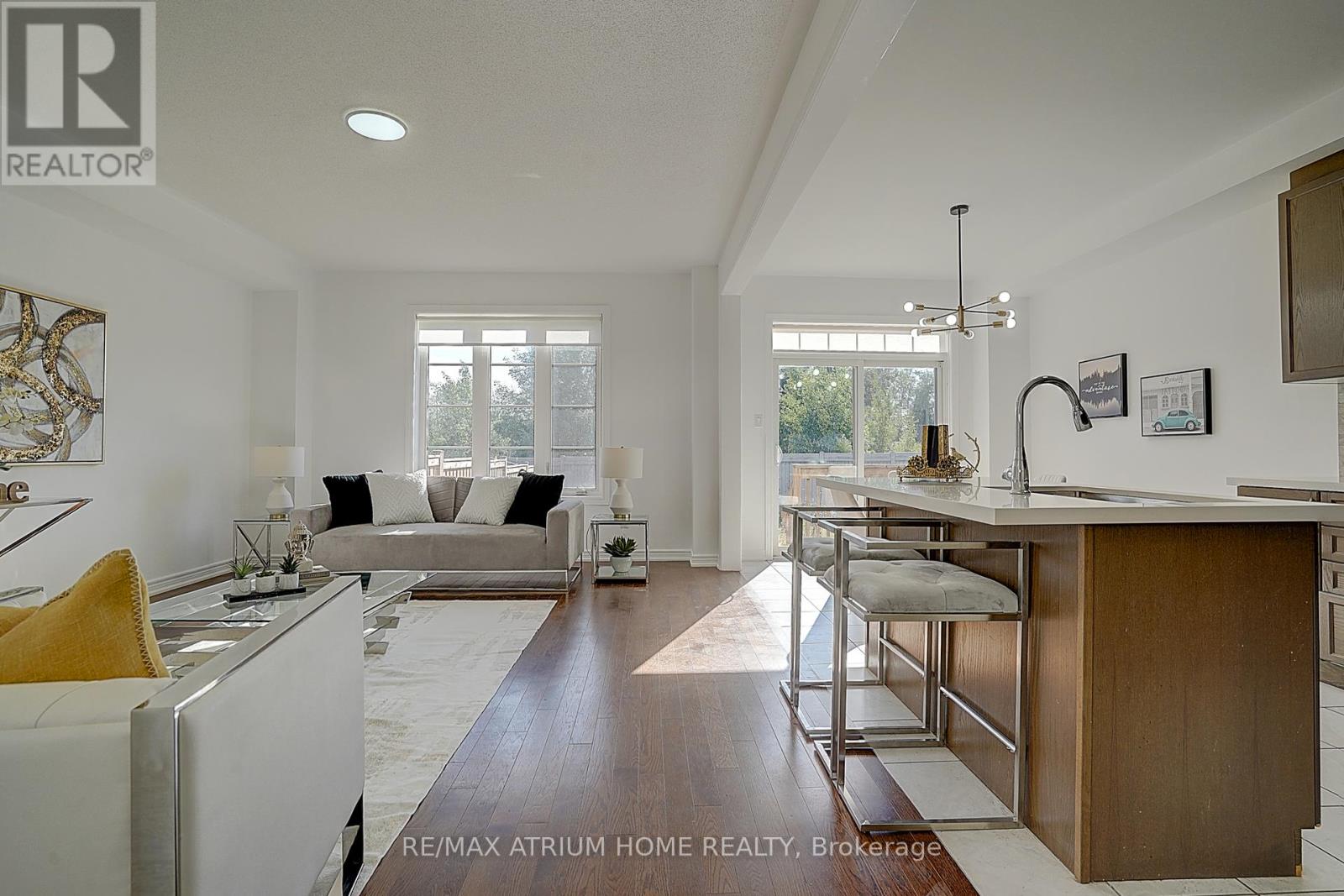 26 Decast Crescent, Markham, Ontario  L6B 1N6 - Photo 13 - N12373579