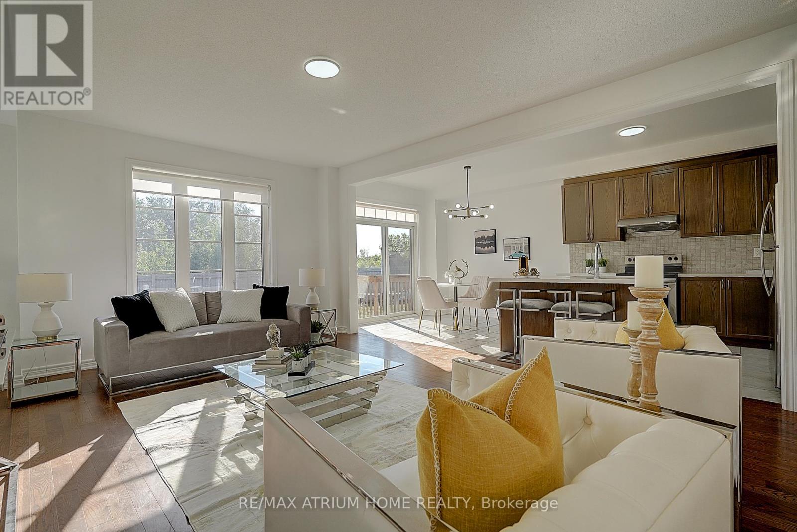 Property at 26 DECAST CRESCENT image 3