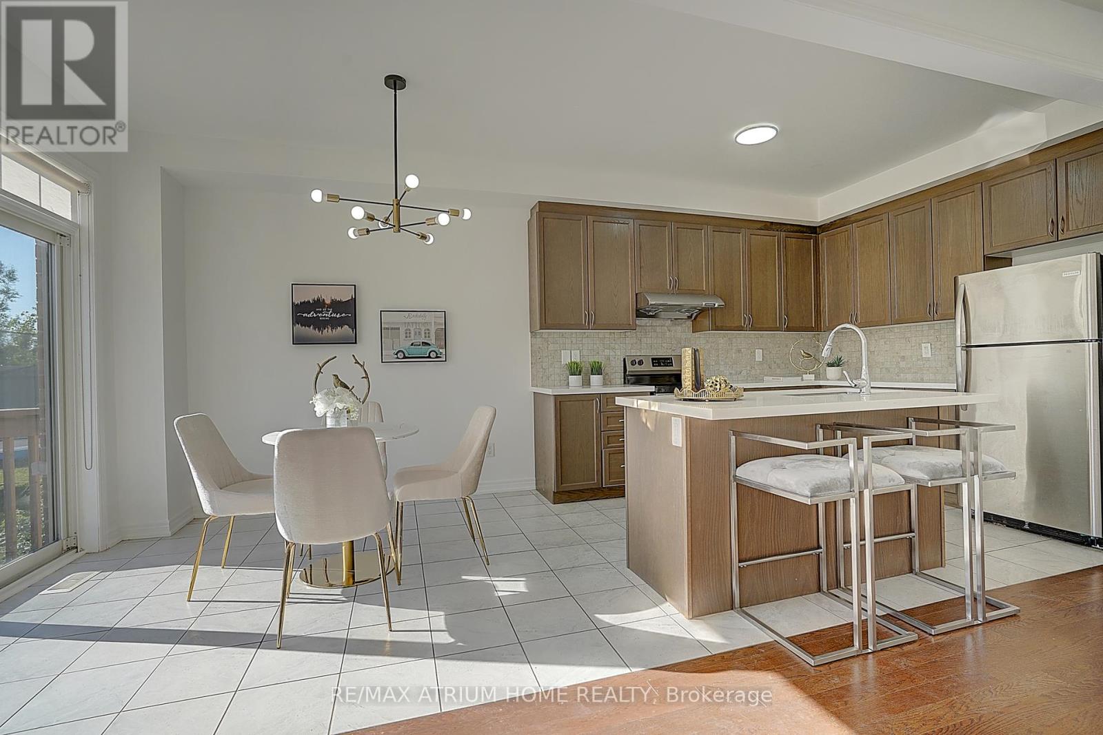 26 Decast Crescent, Markham, Ontario  L6B 1N6 - Photo 8 - N12373579