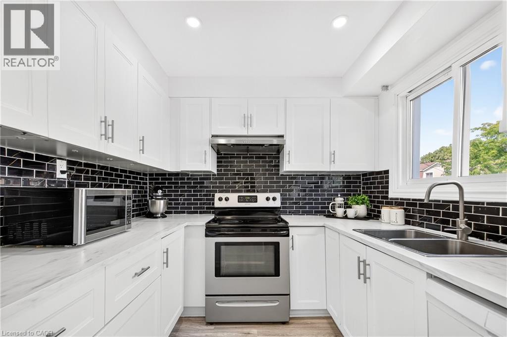 11 Harrisford Street Unit# 70, Hamilton, Ontario  L8K 6L7 - Photo 12 - 40752178