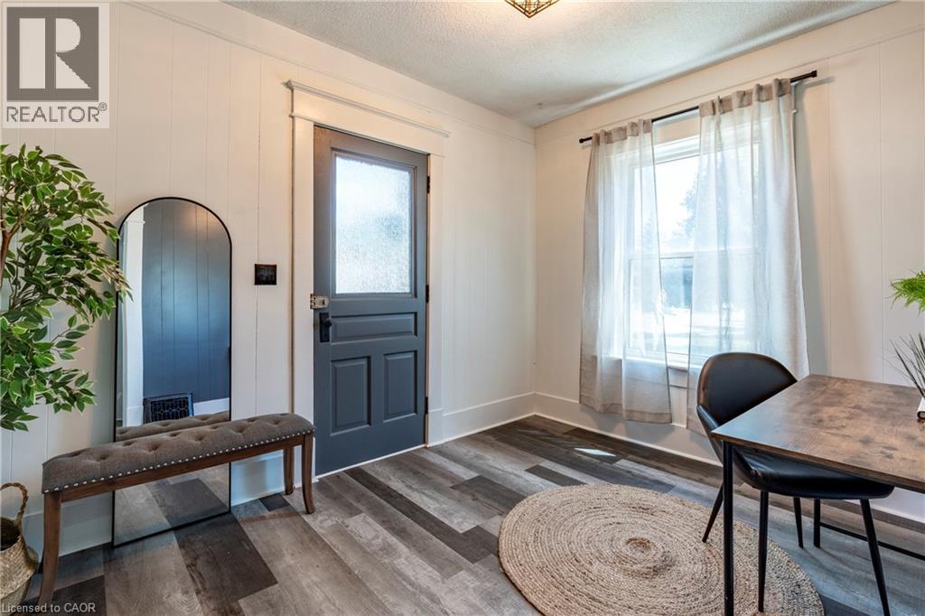 Property at 562 LAUREL Street image 4