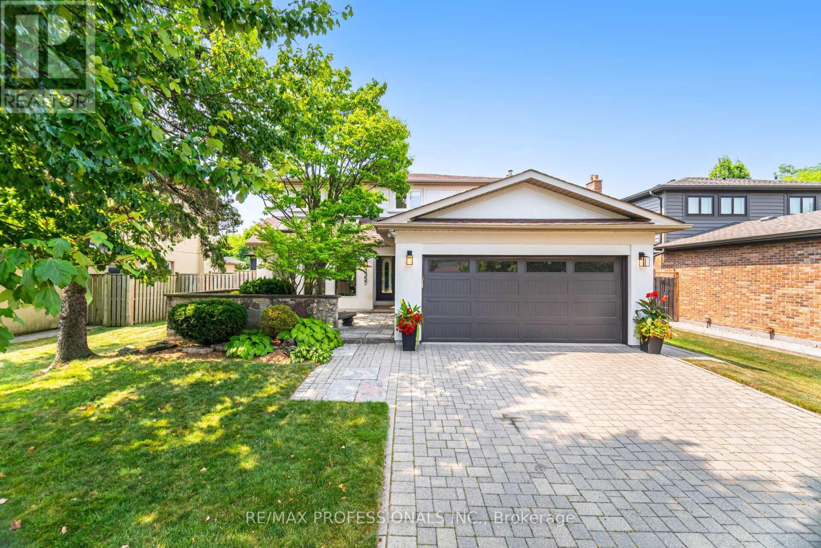2357 Kenbarb Road, Mississauga (Cooksville), Ontario  L5B 2E9 - Photo 1 - W12373398