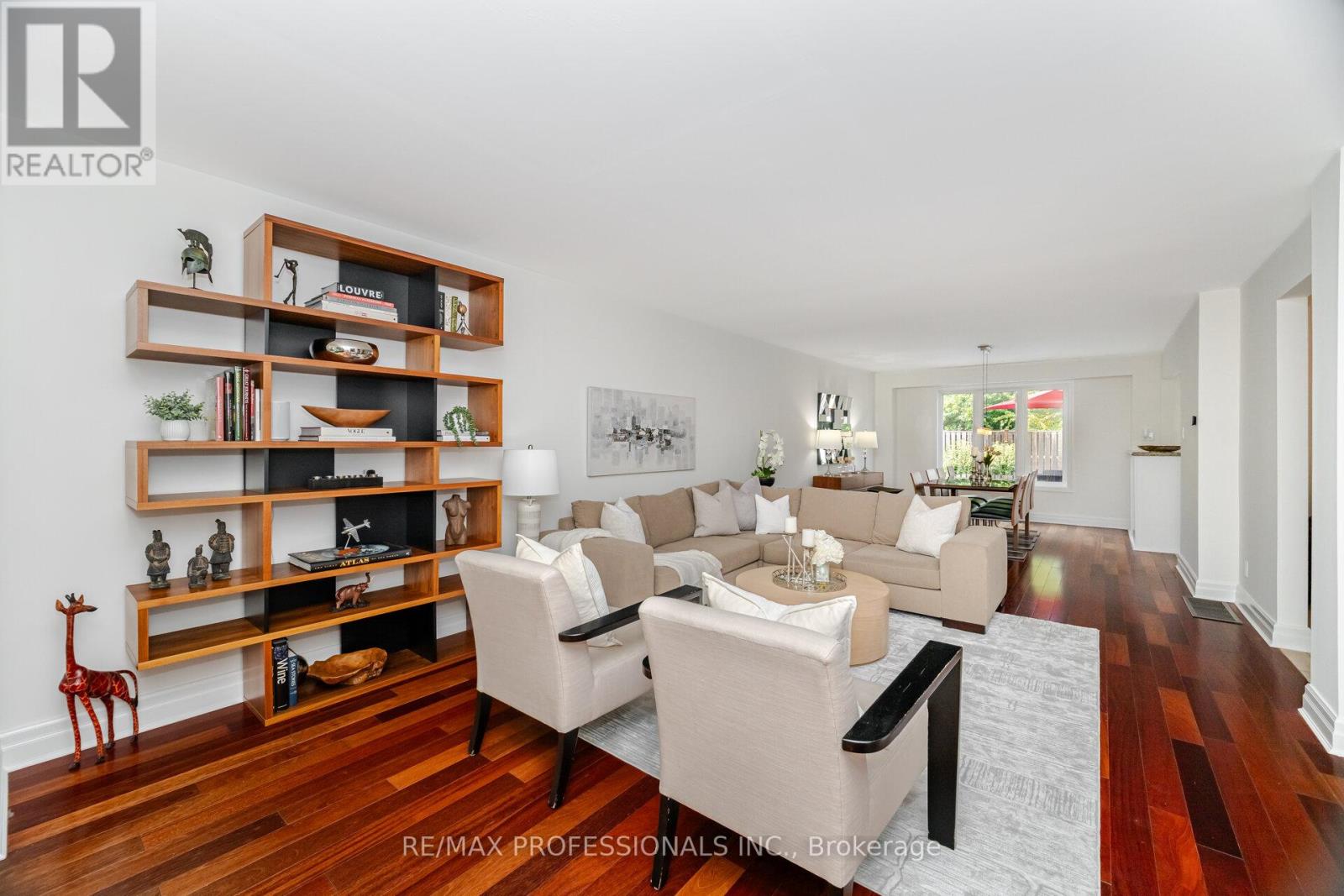 2357 Kenbarb Road, Mississauga (Cooksville), Ontario  L5B 2E9 - Photo 10 - W12373398