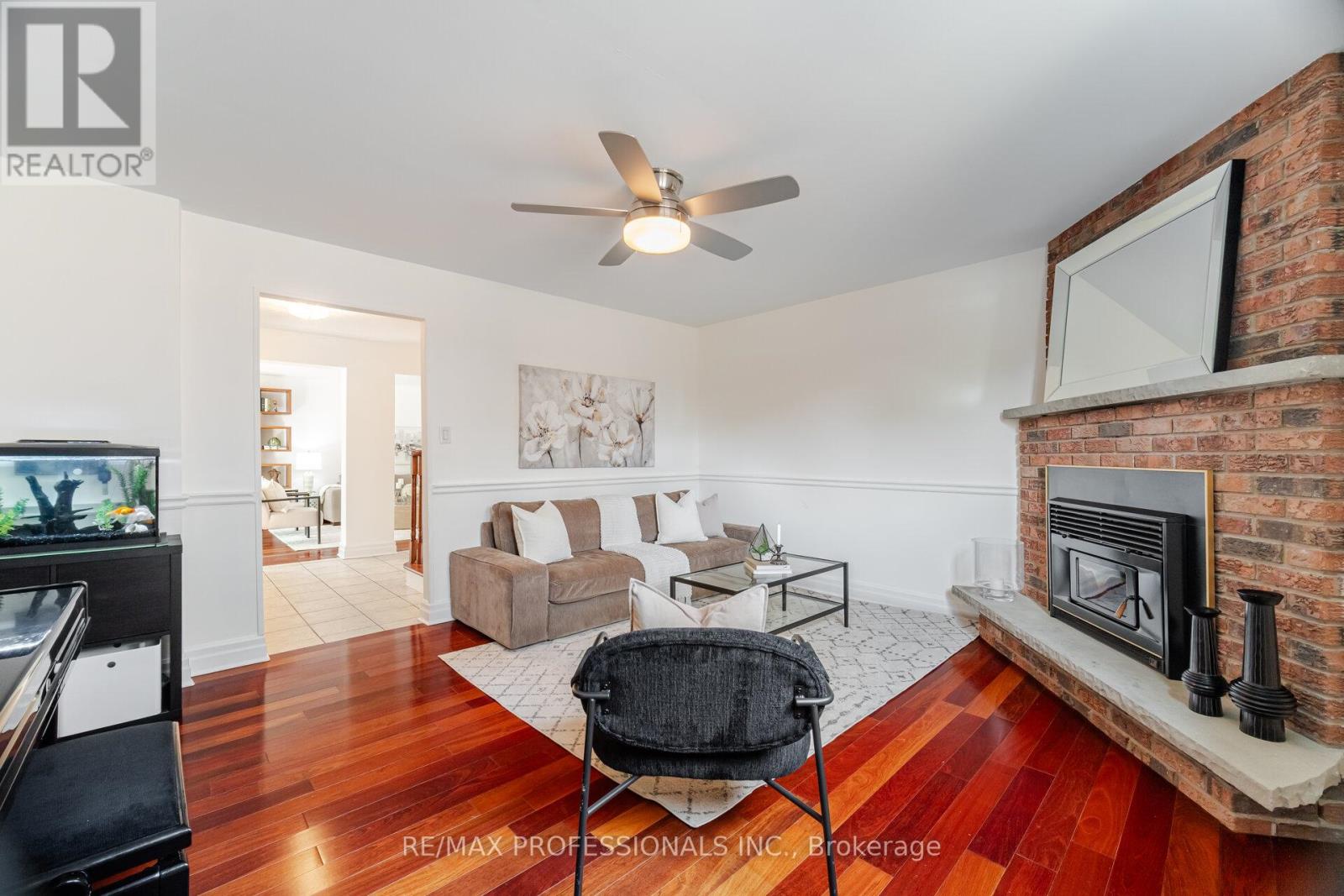 2357 Kenbarb Road, Mississauga (Cooksville), Ontario  L5B 2E9 - Photo 18 - W12373398