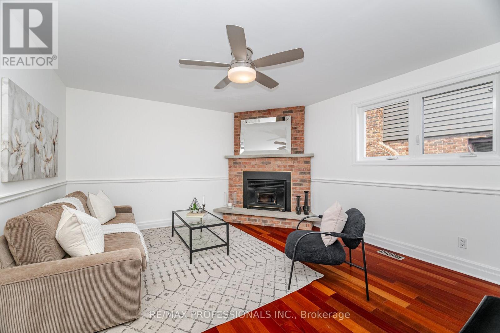 2357 Kenbarb Road, Mississauga (Cooksville), Ontario  L5B 2E9 - Photo 19 - W12373398