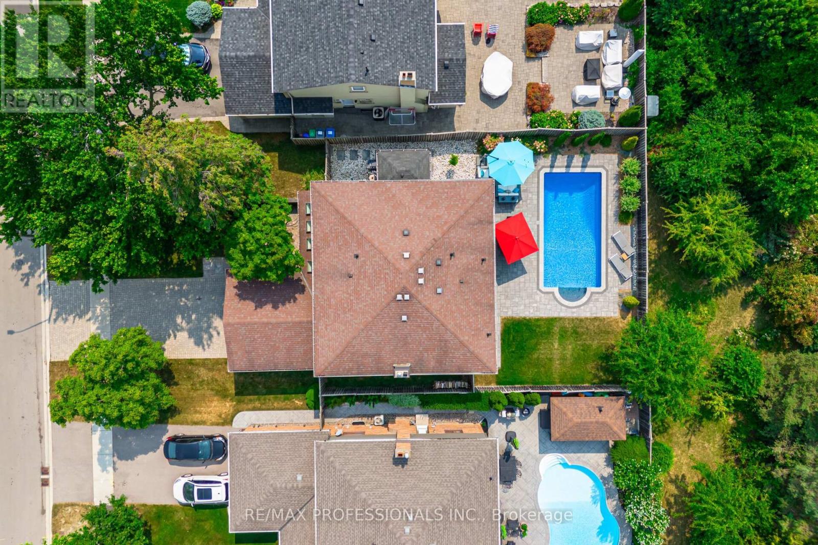 2357 Kenbarb Road, Mississauga (Cooksville), Ontario  L5B 2E9 - Photo 3 - W12373398