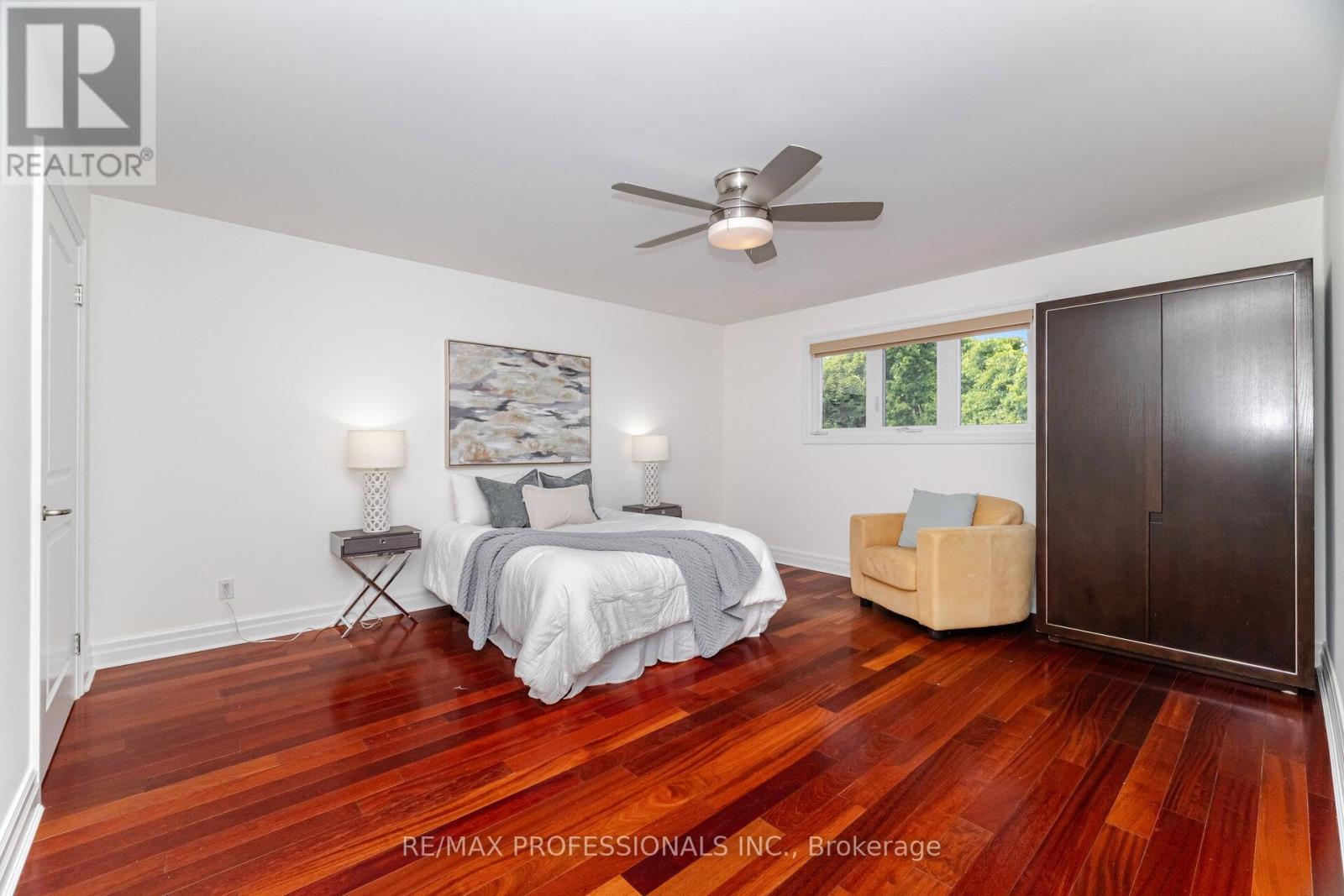2357 Kenbarb Road, Mississauga (Cooksville), Ontario  L5B 2E9 - Photo 34 - W12373398