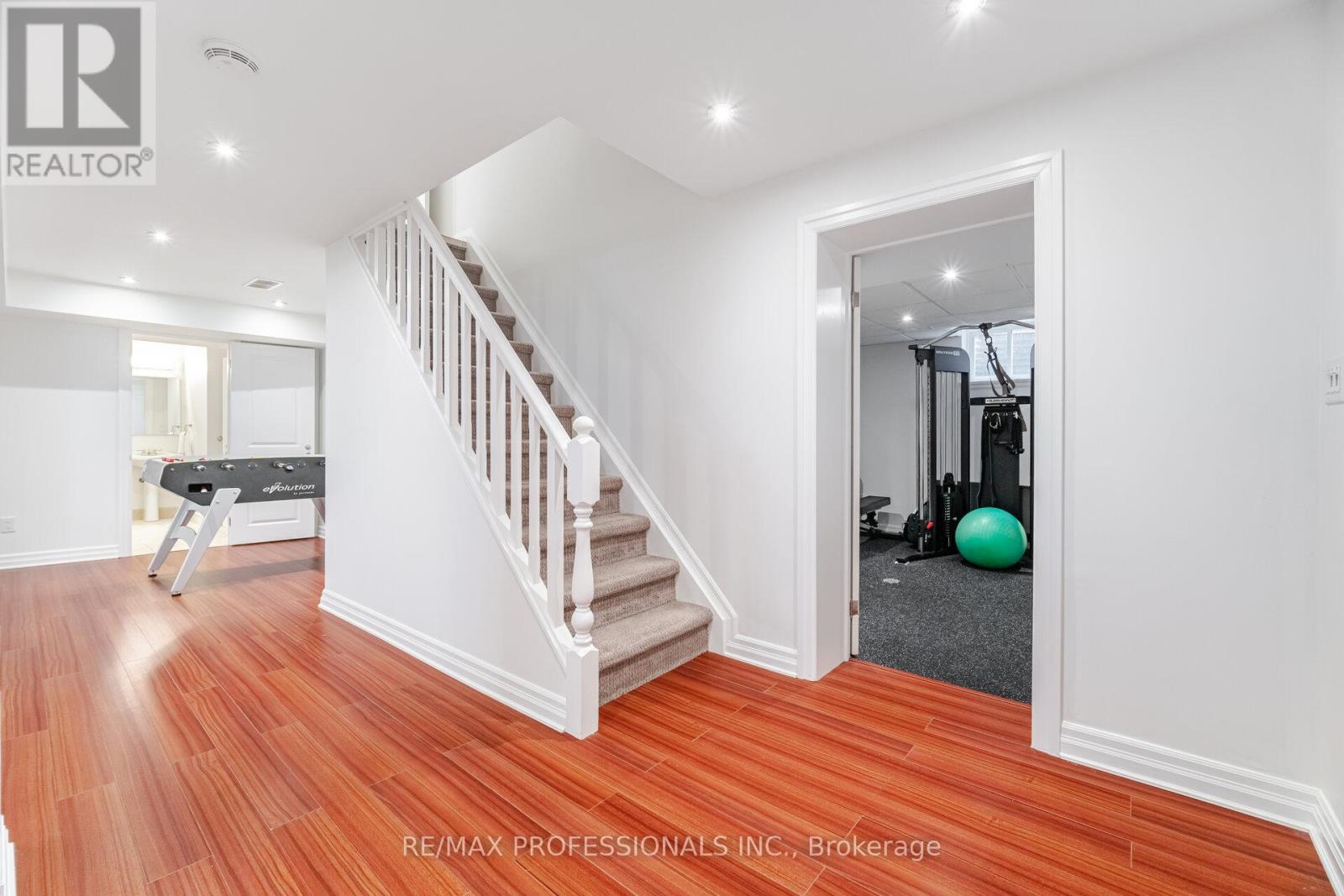 2357 Kenbarb Road, Mississauga (Cooksville), Ontario  L5B 2E9 - Photo 40 - W12373398