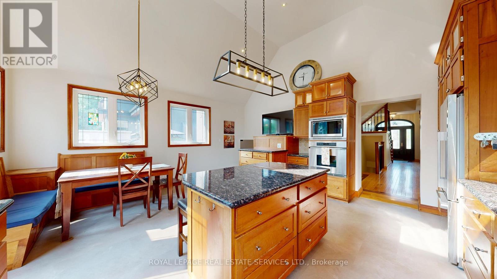 105 Botfield Avenue, Toronto, Ontario  M9B 4E6 - Photo 18 - W12373429