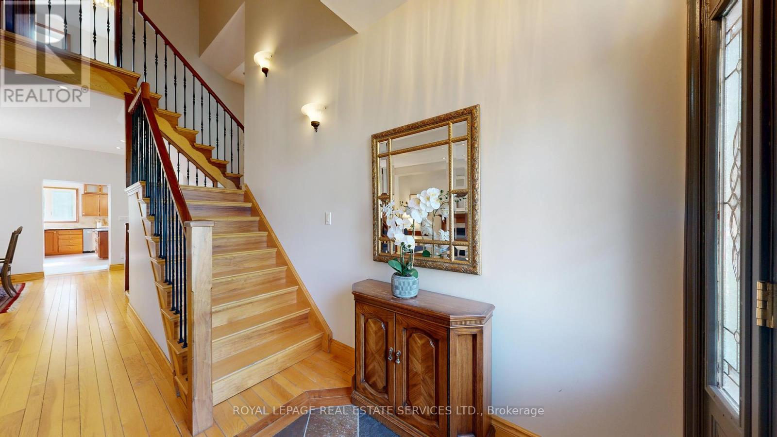 105 Botfield Avenue, Toronto, Ontario  M9B 4E6 - Photo 6 - W12373429