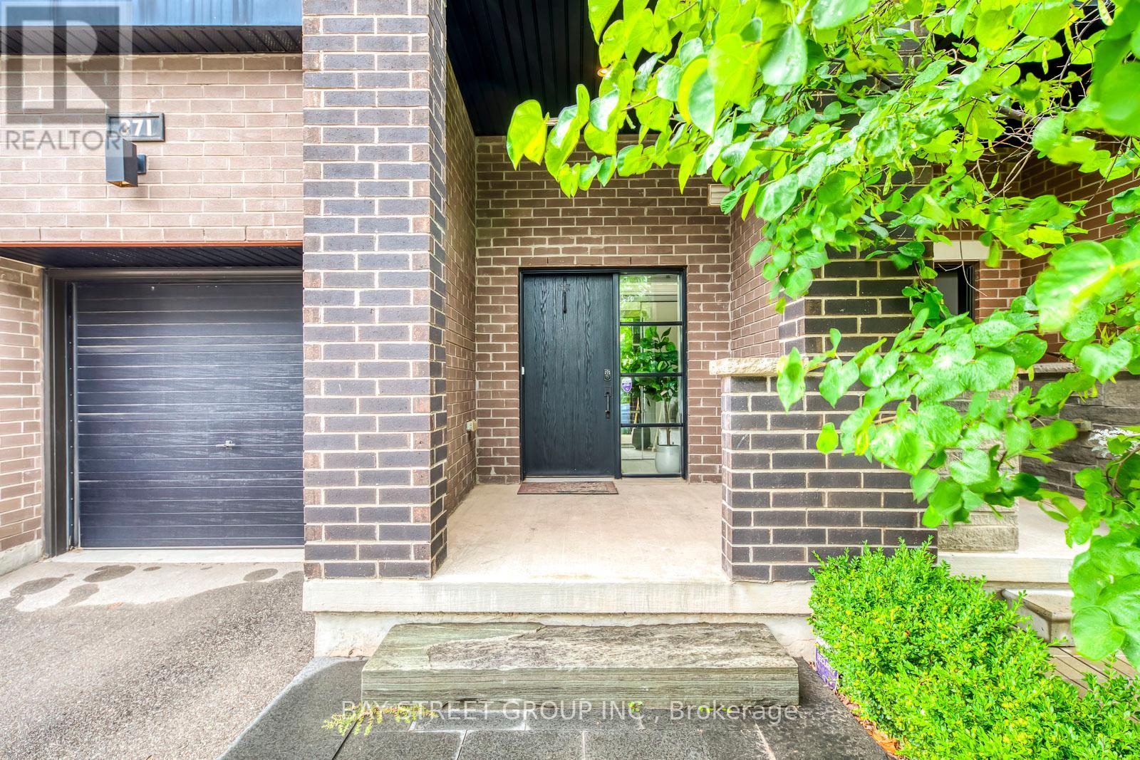371 Athabasca Common, Oakville, Ontario  L6H 0R5 - Photo 2 - W12373445