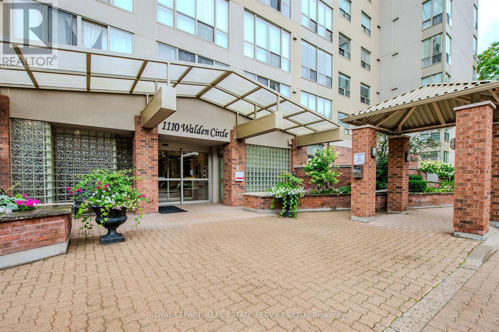111 - 1110 Walden Circle, Mississauga (Clarkson), Ontario  L5J 4R3 - Photo 1 - W12373507