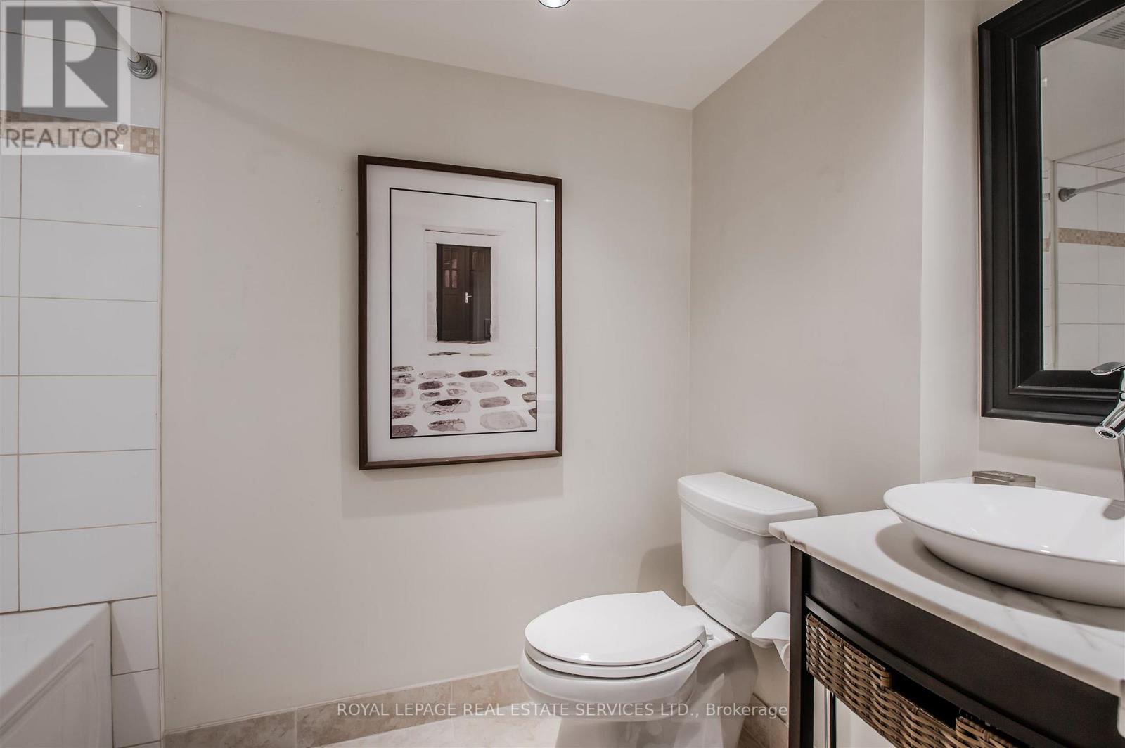 111 - 1110 Walden Circle, Mississauga (Clarkson), Ontario  L5J 4R3 - Photo 25 - W12373507